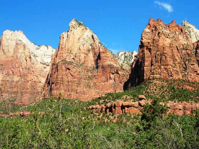 Court of the Patriarchs peaks in Zion Court of the Patriarchs peaks in Zion
