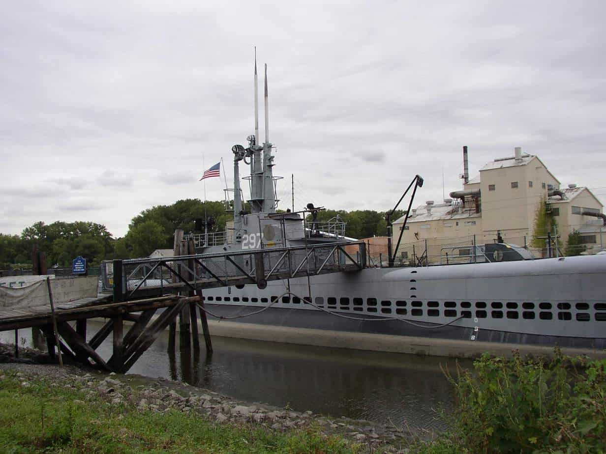 60. USS Ling