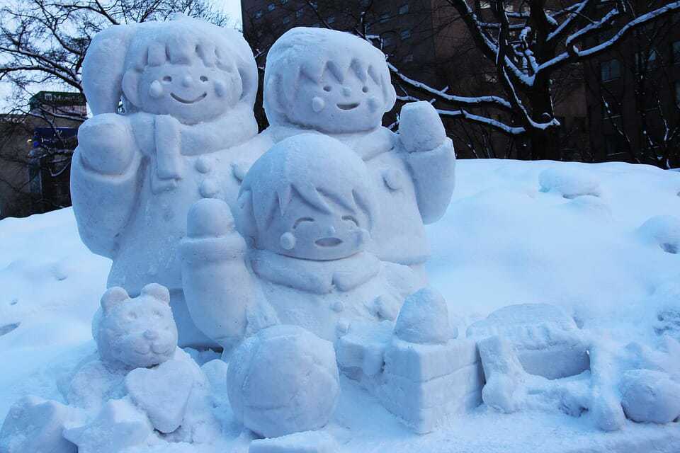 30 Brekenridge snow sculptures